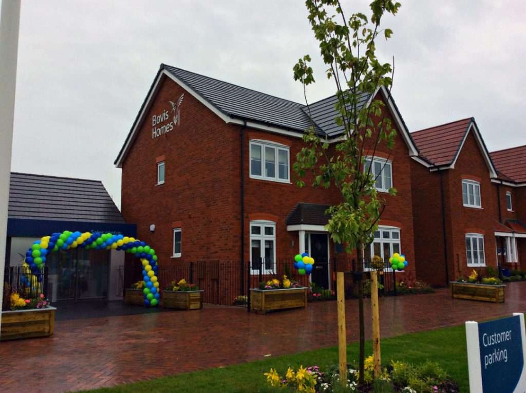 Balloon arch for Bovis Homes new show room