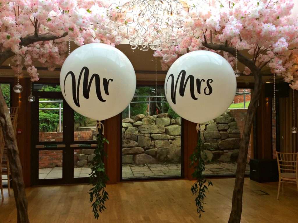 Giant Mr & Mrs balloons at Moddershall Oaks
